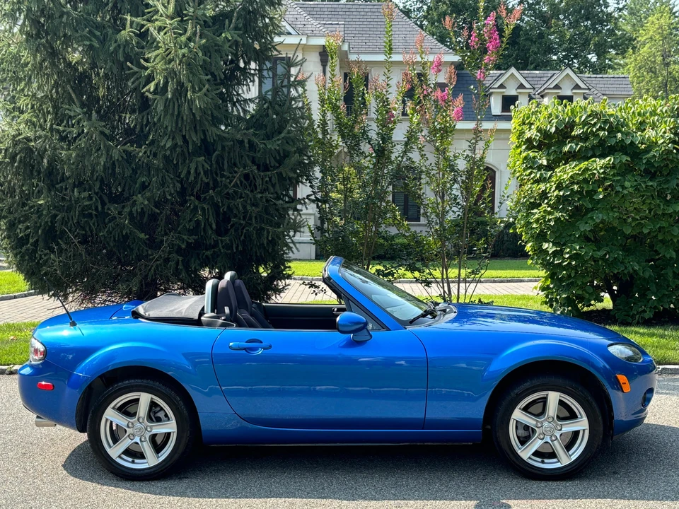 2006 Mazda NC MX-5 Miata - Image 14 of 31