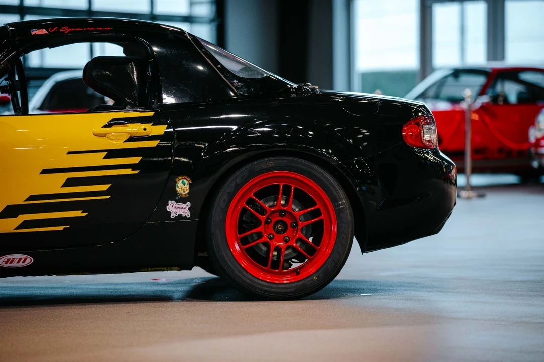 2006 Mazda NC MX-5 Miata - Image 3 of 17
