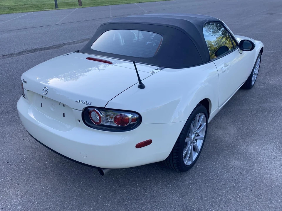 2006 Mazda NC MX-5 Miata - Image 26 of 31