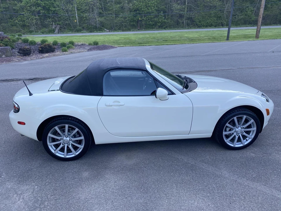 2006 Mazda NC MX-5 Miata - Image 28 of 31