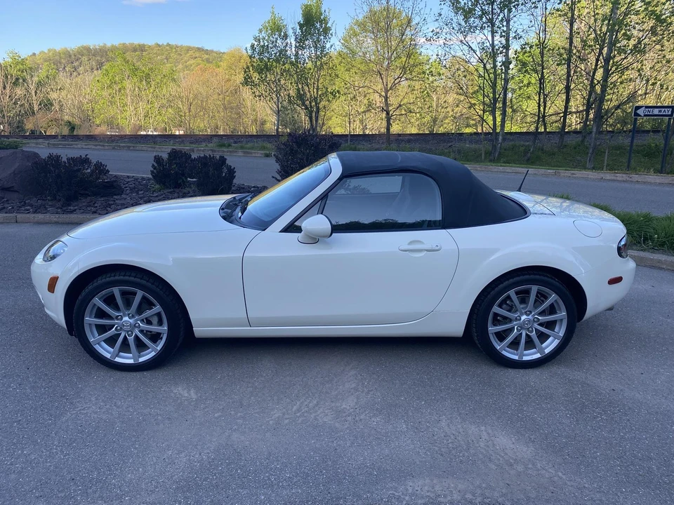 2006 Mazda NC MX-5 Miata - Image 22 of 31