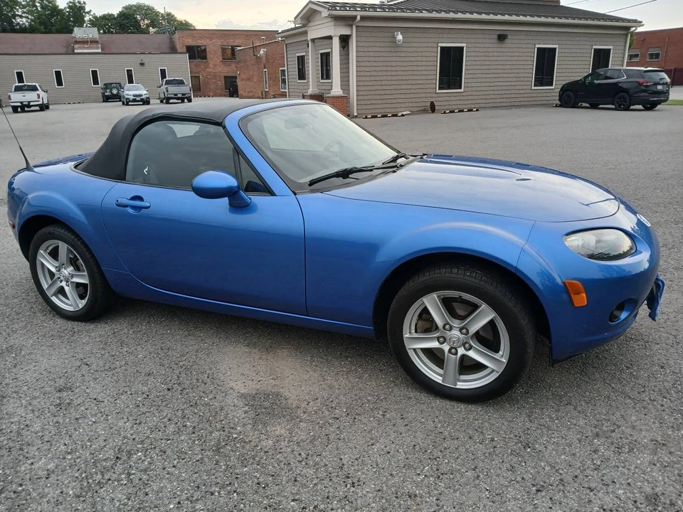 2006 Mazda NC MX-5 Miata - Image 3 of 15