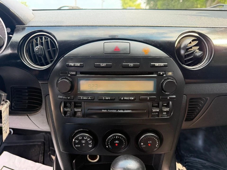 2006 Mazda NC MX-5 Miata - Image 17 of 20