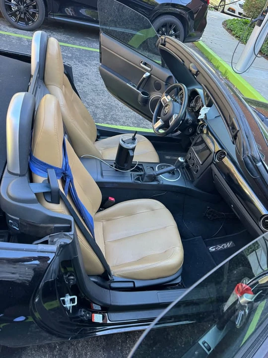 2006 Mazda NC MX-5 Miata - Image 6 of 8
