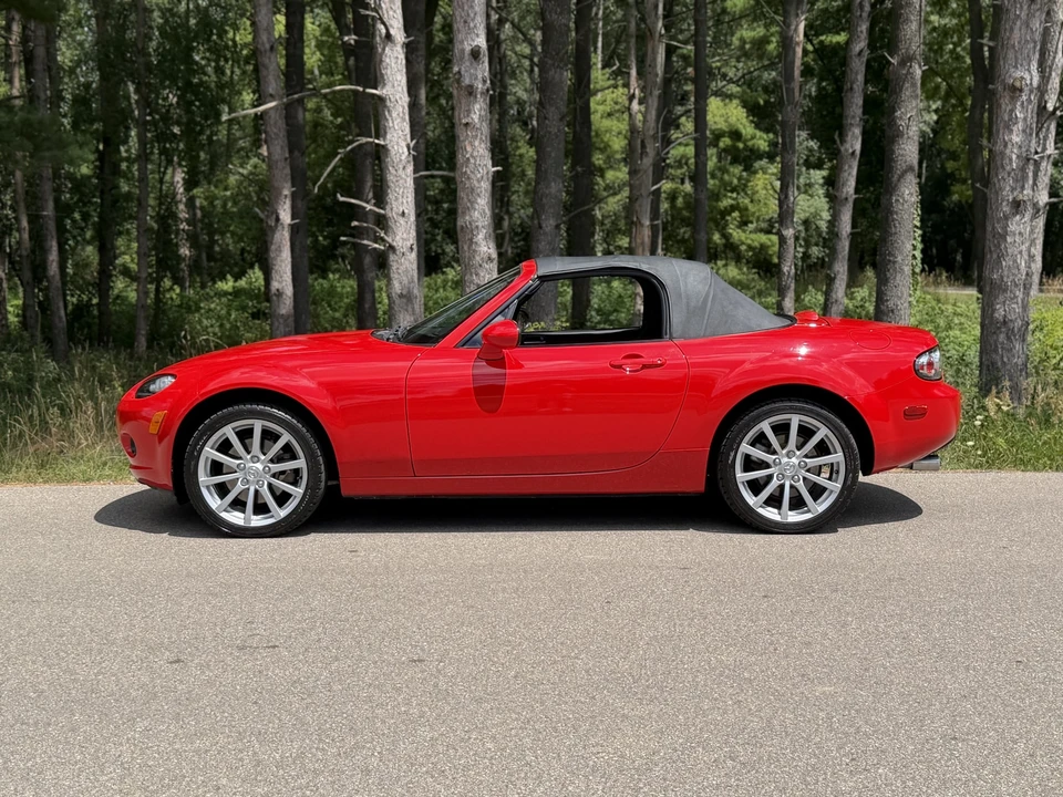 2006 Mazda NC MX-5 Miata - Image 8 of 31