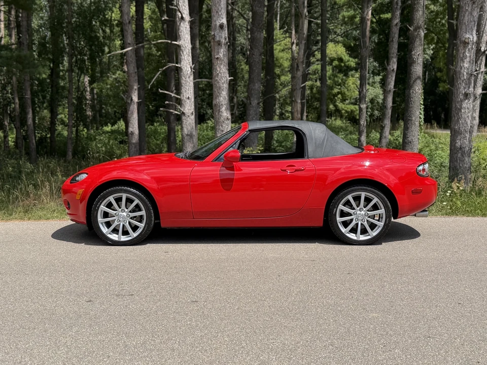 2006 Mazda NC MX-5 Miata - Image 5 of 31