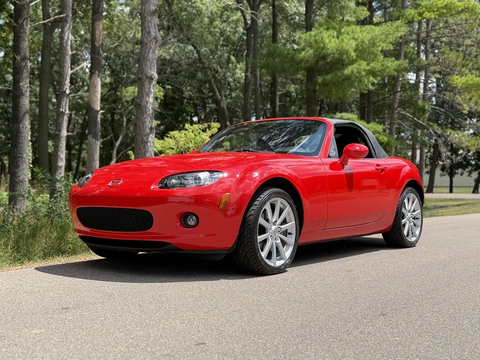 2006 Mazda NC MX-5 Miata - Image 2 of 31