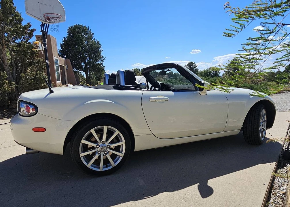 2006 Mazda NC MX-5 Miata - Image 10 of 20