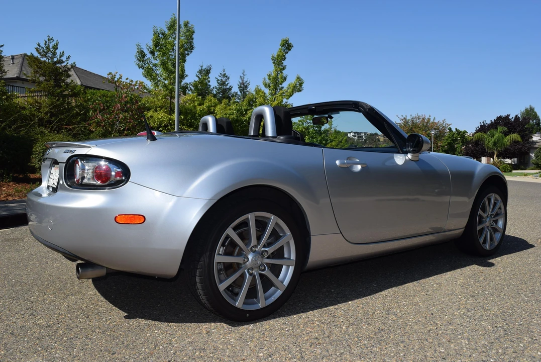 2006 Mazda NC MX-5 Miata - Image 24 of 31