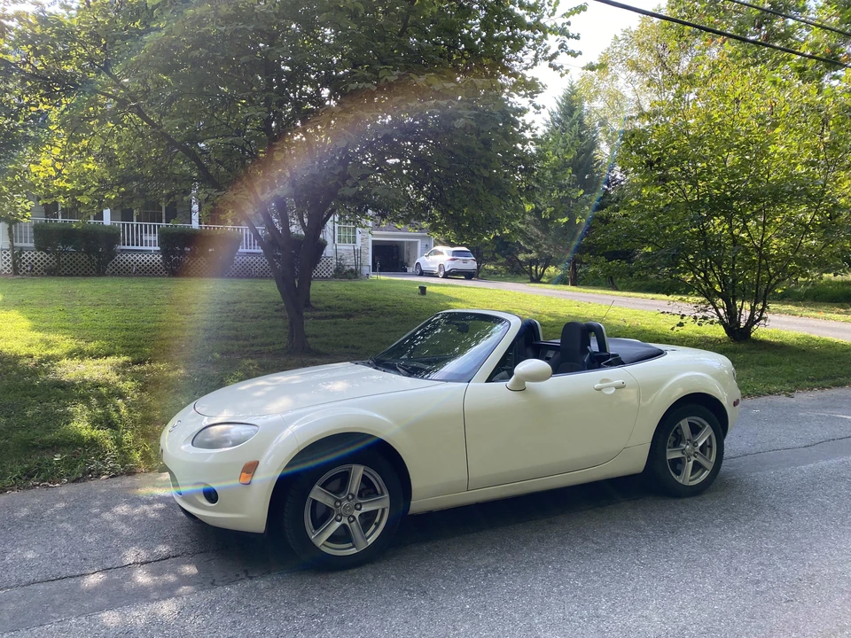 2006 Mazda NC MX-5 Miata - Image 11 of 31