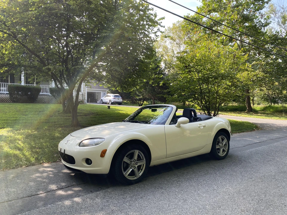 2006 Mazda NC MX-5 Miata - Image 9 of 31