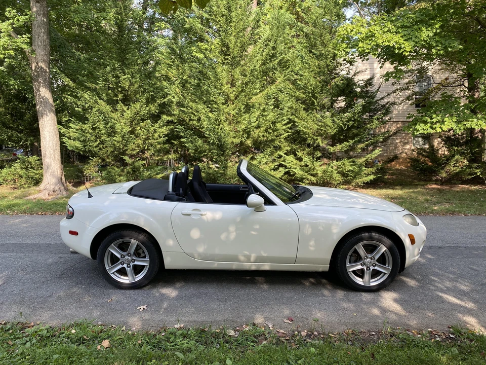 2006 Mazda NC MX-5 Miata - Image 30 of 31