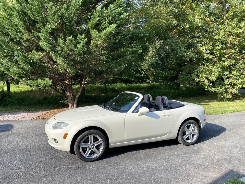 2006 Mazda NC MX-5 Miata - Image 13 of 31