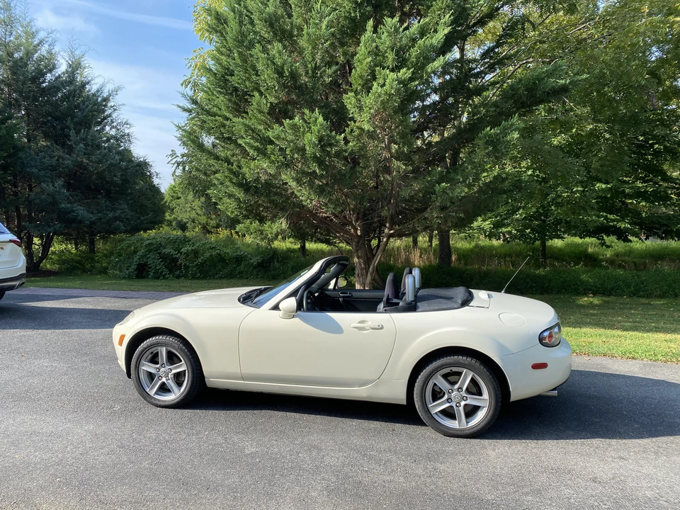 2006 Mazda NC MX-5 Miata - Image 19 of 31
