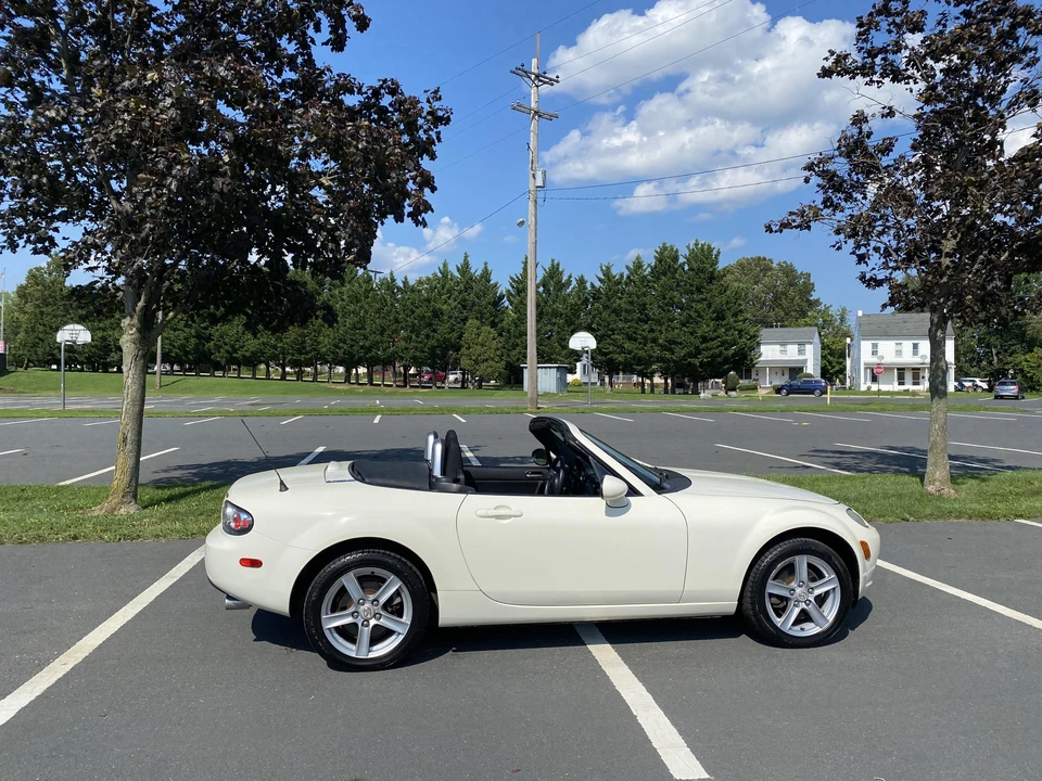 2006 Mazda NC MX-5 Miata - Image 29 of 31