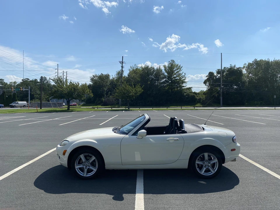 2006 Mazda NC MX-5 Miata - Image 18 of 31