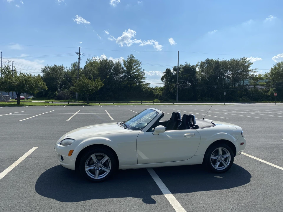 2006 Mazda NC MX-5 Miata - Image 17 of 31