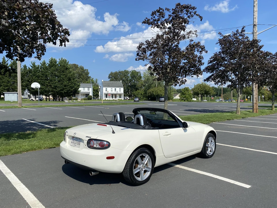 2006 Mazda NC MX-5 Miata - Image 28 of 31