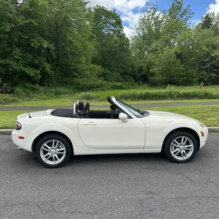 2006 Mazda NC MX-5 Miata - Image 2 of 12