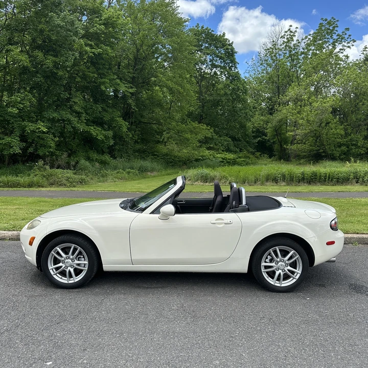 2006 Mazda NC MX-5 Miata - Image 8 of 12