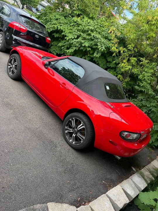 2006 Mazda NC MX-5 Miata - Image 4 of 10