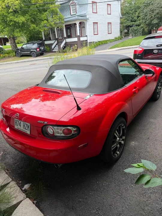 2006 Mazda NC MX-5 Miata - Image 5 of 10