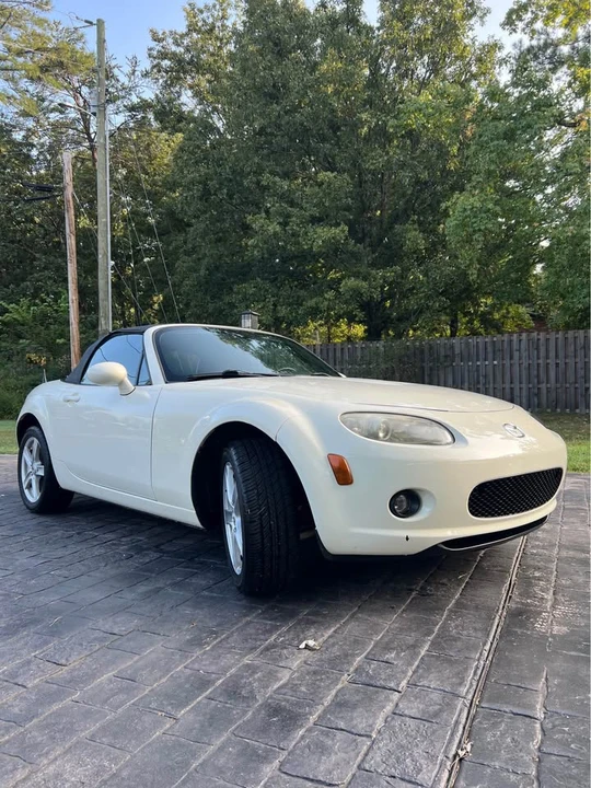 2006 Mazda NC MX-5 Miata - Image 5 of 11
