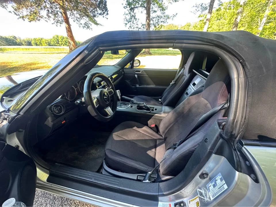 2006 Mazda NC MX-5 Miata - Image 12 of 21
