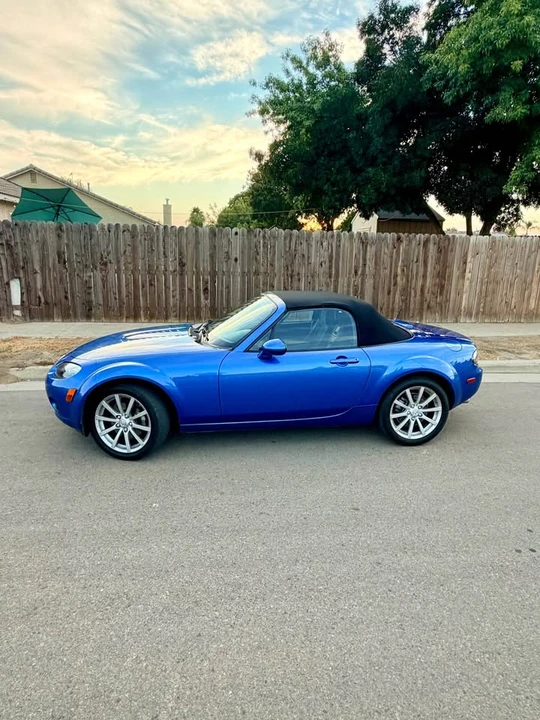 2006 Mazda NC MX-5 Miata - Image 2 of 20