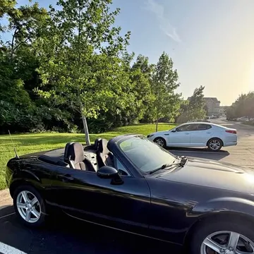 2006 Mazda MX-5 Touring Convertible 2D