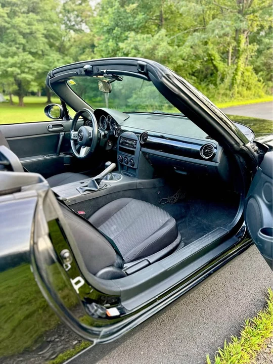 2006 Mazda NC MX-5 Miata - Image 10 of 16