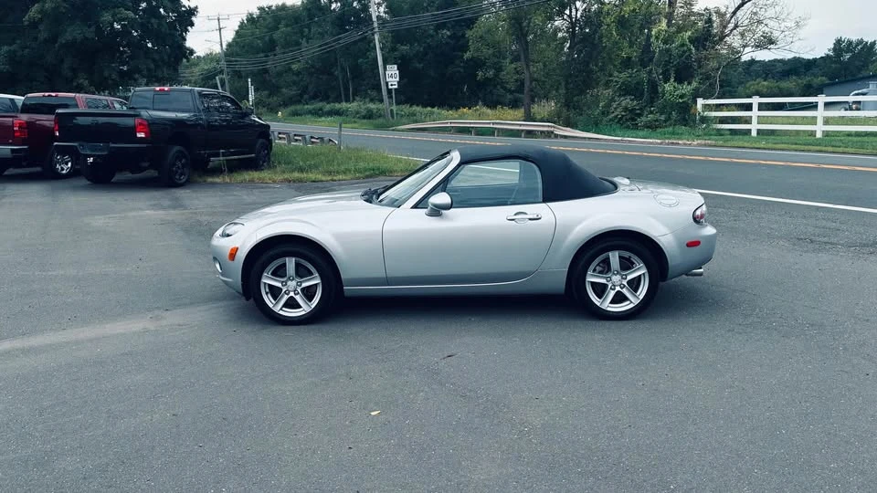2006 Mazda NC MX-5 Miata - Image 8 of 11