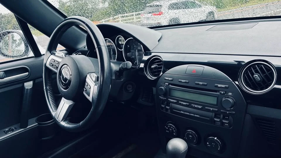 2006 Mazda NC MX-5 Miata - Image 10 of 11