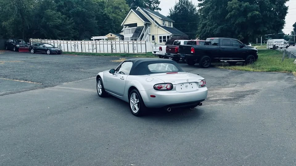 2006 Mazda NC MX-5 Miata - Image 4 of 11