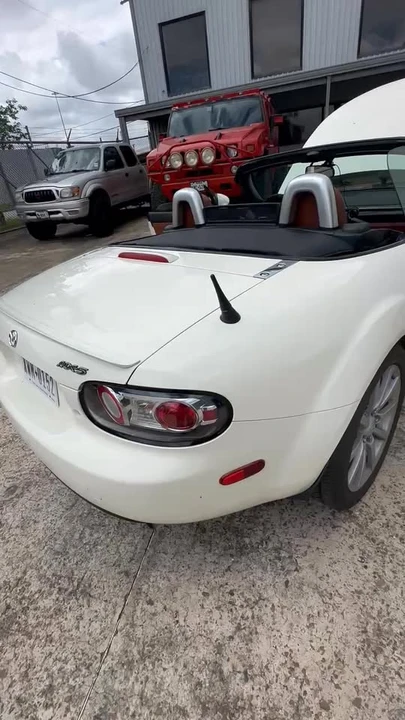 2006 Mazda NC MX-5 Miata - Image 11 of 11
