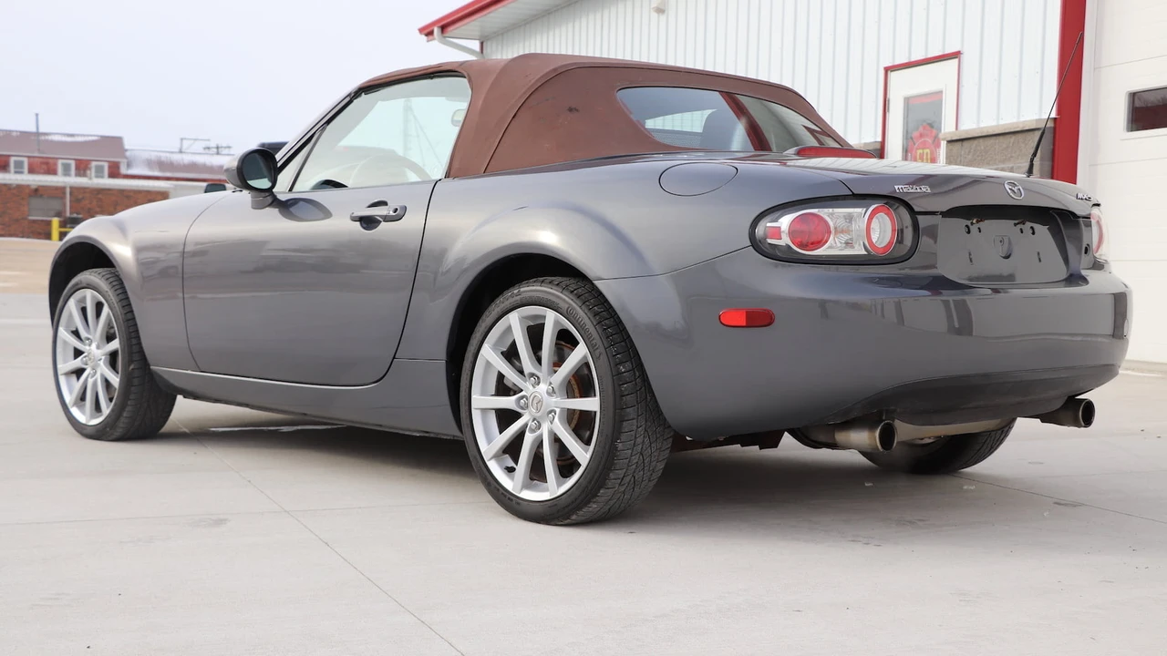 2006 Mazda NC MX-5 Miata - Image 12 of 14