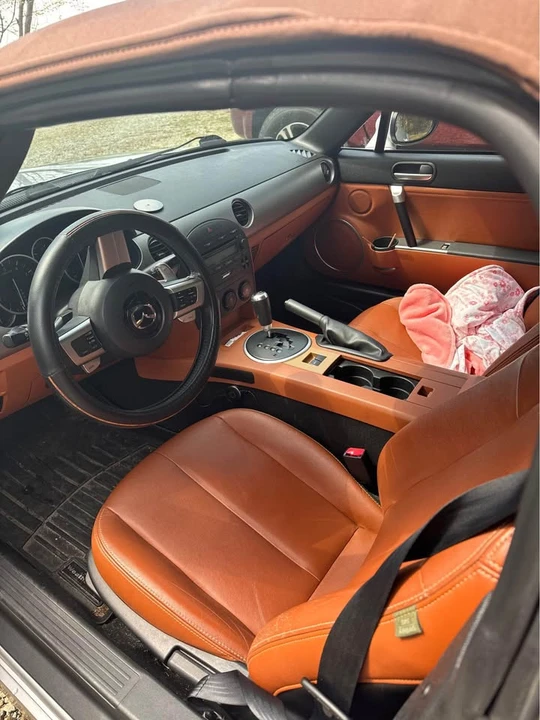 2006 Mazda NC MX-5 Miata - Image 5 of 10