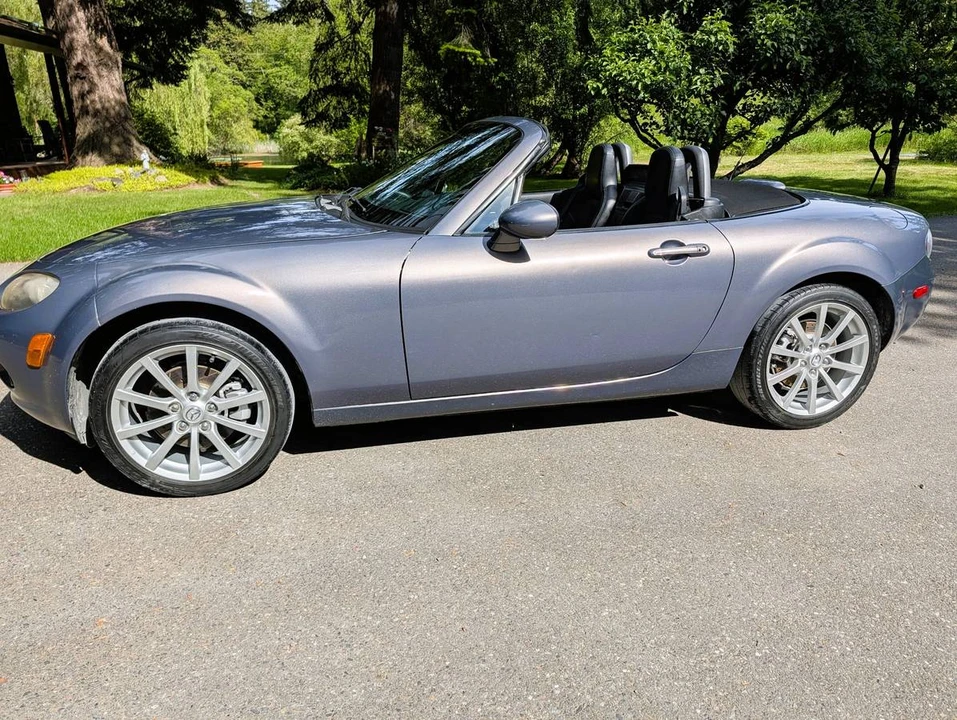 2006 Mazda NC MX-5 Miata - Image 2 of 13