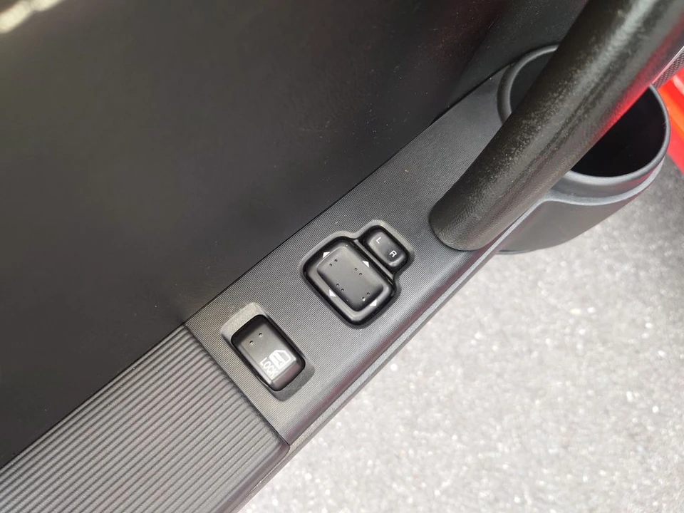 2006 Mazda NC MX-5 Miata - Image 12 of 27