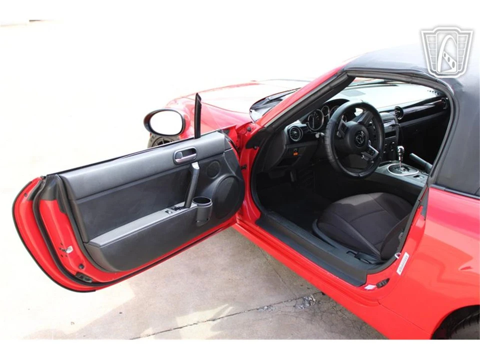 2006 Mazda NC MX-5 Miata - Image 10 of 31