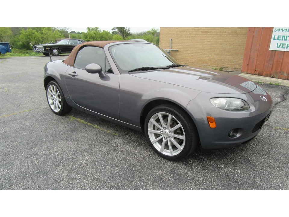 2006 Mazda NC MX-5 Miata - Image 2 of 31