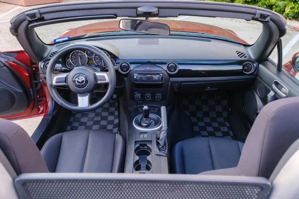 2006 Mazda NC MX-5 Miata - Image 5 of 10