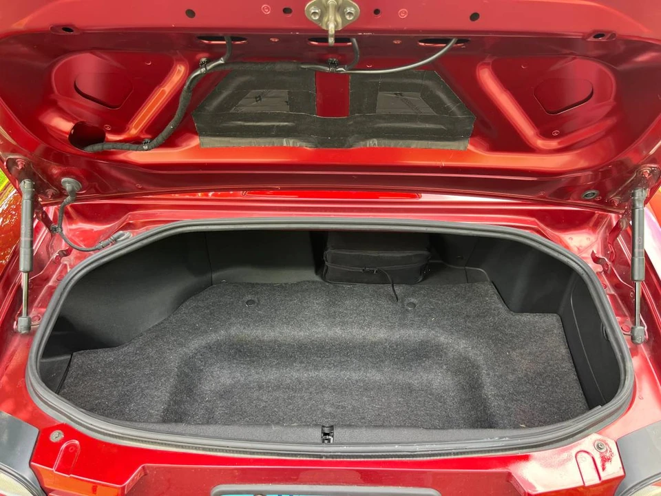 2006 Mazda NC MX-5 Miata - Image 19 of 22