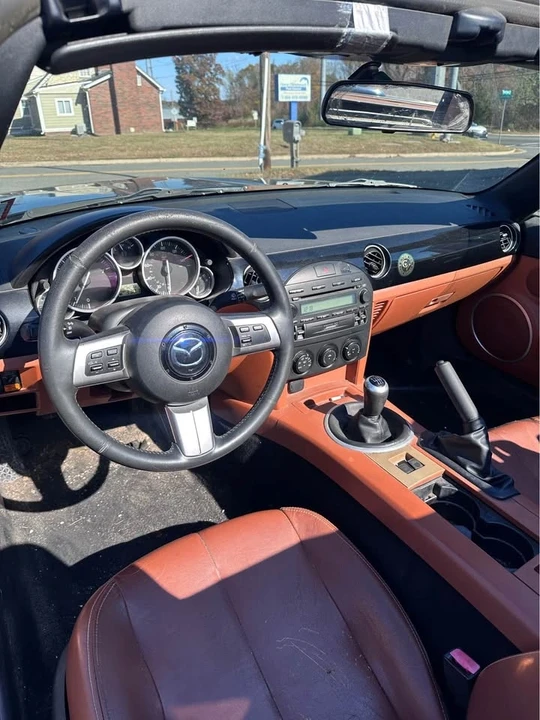 2006 Mazda NC MX-5 Miata - Image 5 of 10