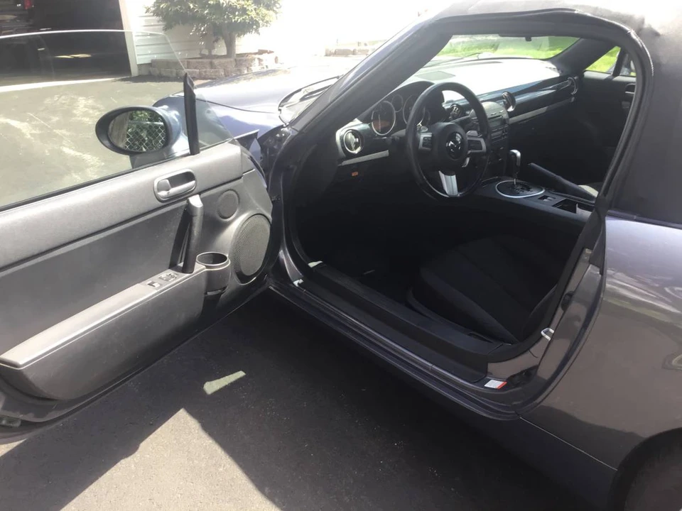 2006 Mazda NC MX-5 Miata - Image 3 of 7