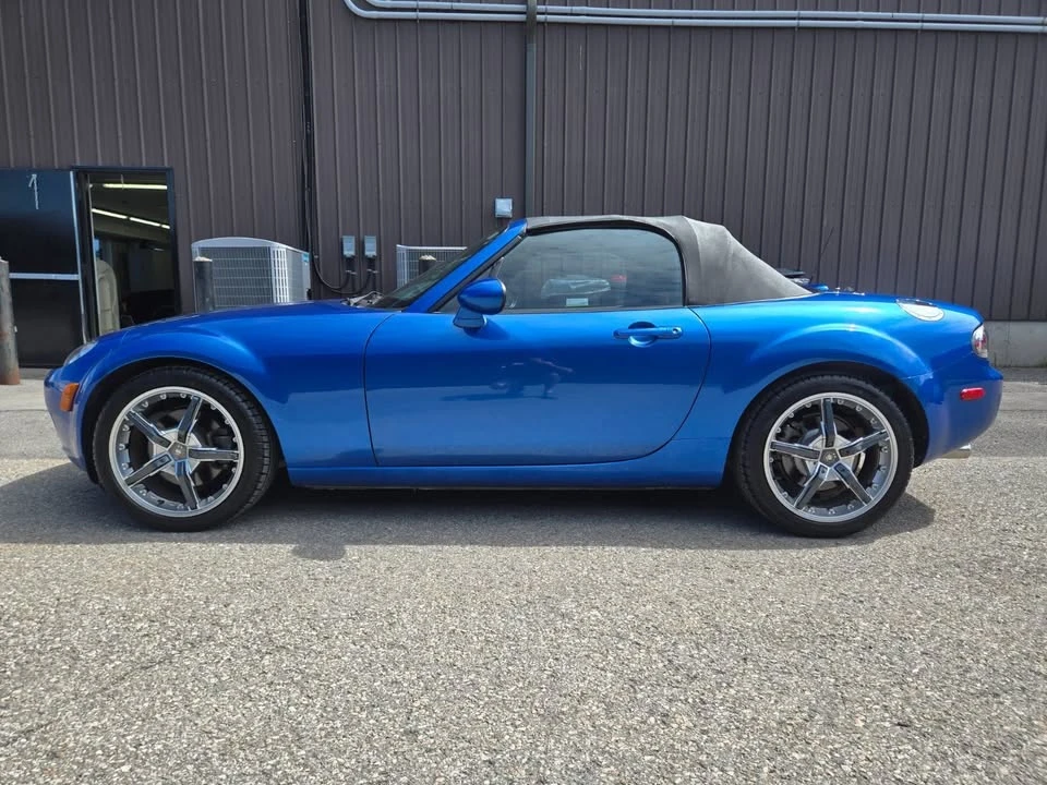 2006 Mazda NC MX-5 Miata - Image 5 of 20