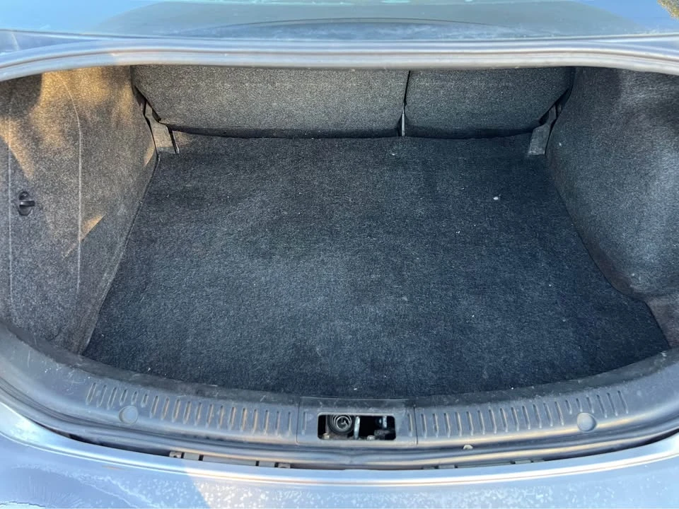 2006 Mazda Mazda 3 1st Gen - Image 9 of 9