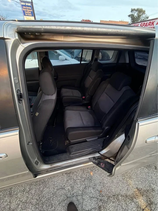 2006 Mazda Mazda 5 - Image 10 of 11