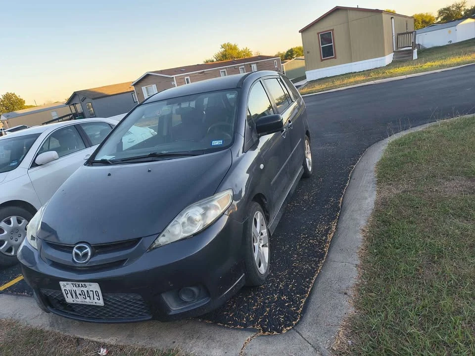 2006 Mazda Mazda 5 - Image 2 of 8