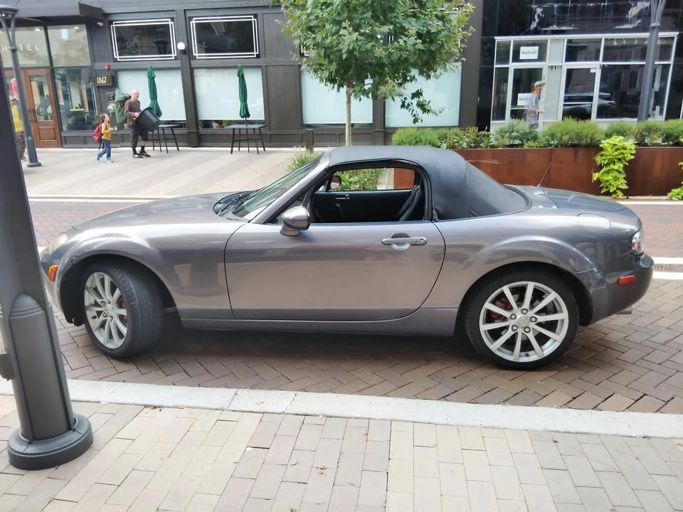 2006 Mazda NC MX-5 Miata - Image 5 of 14